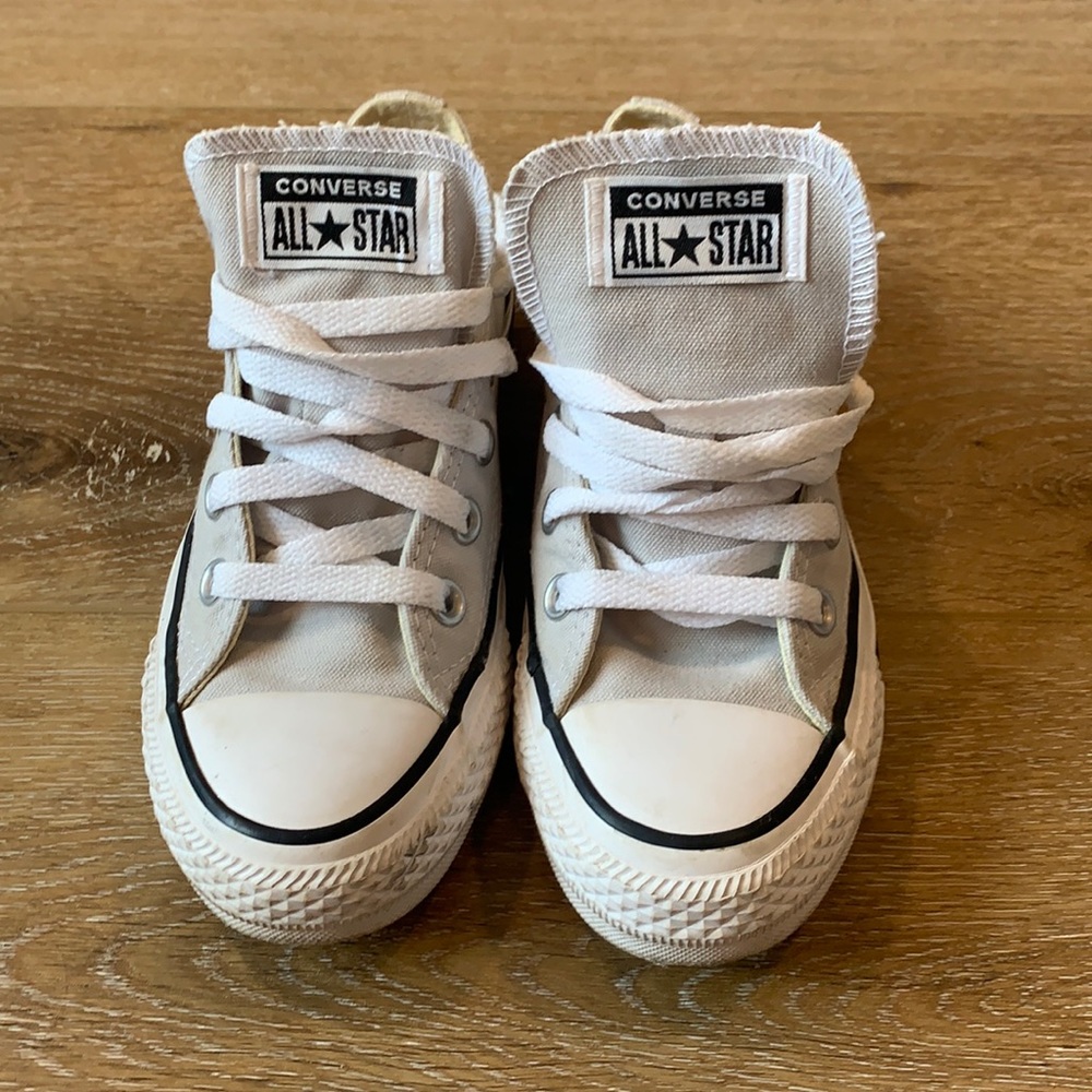 Convers women’s white